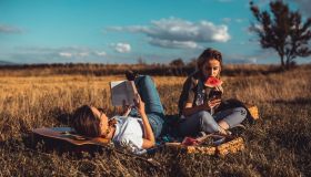 Libri romantici per ragazze. Saghe e romanzi da recuperare