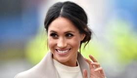 Meghan Markle, le unghie bianco latte dell’estate 2022