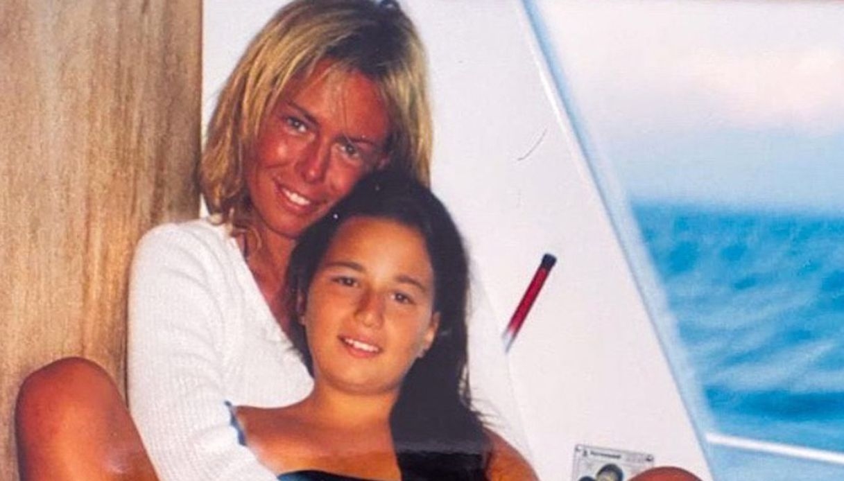 Paola Perego e la figlia Giulia in una vecchia foto