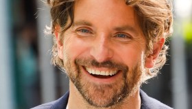 Bradley Cooper come George Clooney: chi è Huma Abedin, il suo nuovo amore