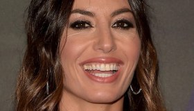 “Battiti Live”, Elisabetta Gregoraci opta per il verde: lo spacco è vertiginoso