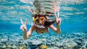 Lenti a contatto in piscina e al mare: 3 cose da sapere