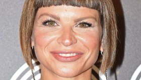 “Battiti Live”, Alessandra Amoroso in minidress oro verso San Siro (con un messaggio)