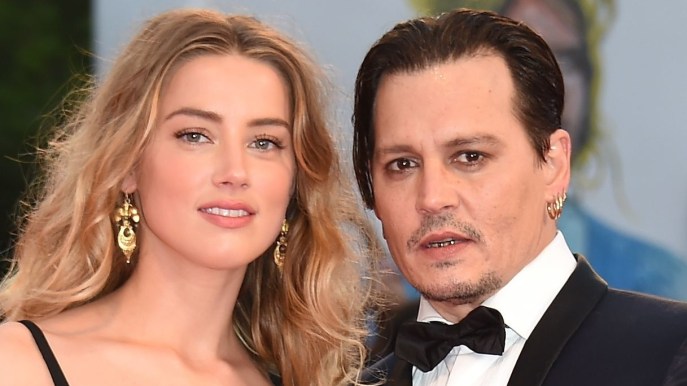 Johnny Depp scala le classifiche: la canzone ispirata al processo contro Amber Heard