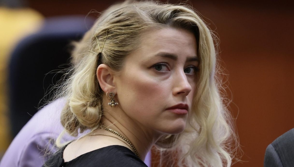 Perché Amber Heard vuole annullare il processo contro Johnny Depp