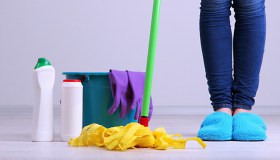 Come pulire il gres porcellanato, il trucco dell’ammoniaca