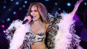 J.Lo in concerto a Capri senza Ben: look strepitoso. Gli ospiti e le foto