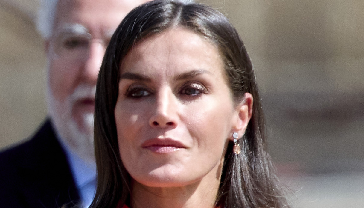 Letizia of Spain is a dream in orange.  Her daughter Leonor is just like her