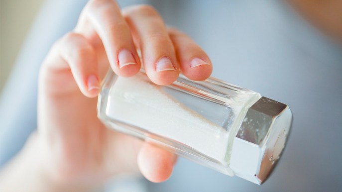 5 consigli per eliminare o ridurre il sale nella dieta