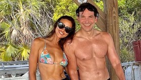 Irina Shayk come una sirena in bikini: la vacanza alternativa con l’ex Bradley Cooper