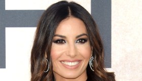 Gregoraci, look-pigiama per il primo giorno di scuola di Nathan (e la retta è da capogiro)