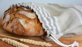 Come conservare il pane a lungo: i trucchi per non indurirlo