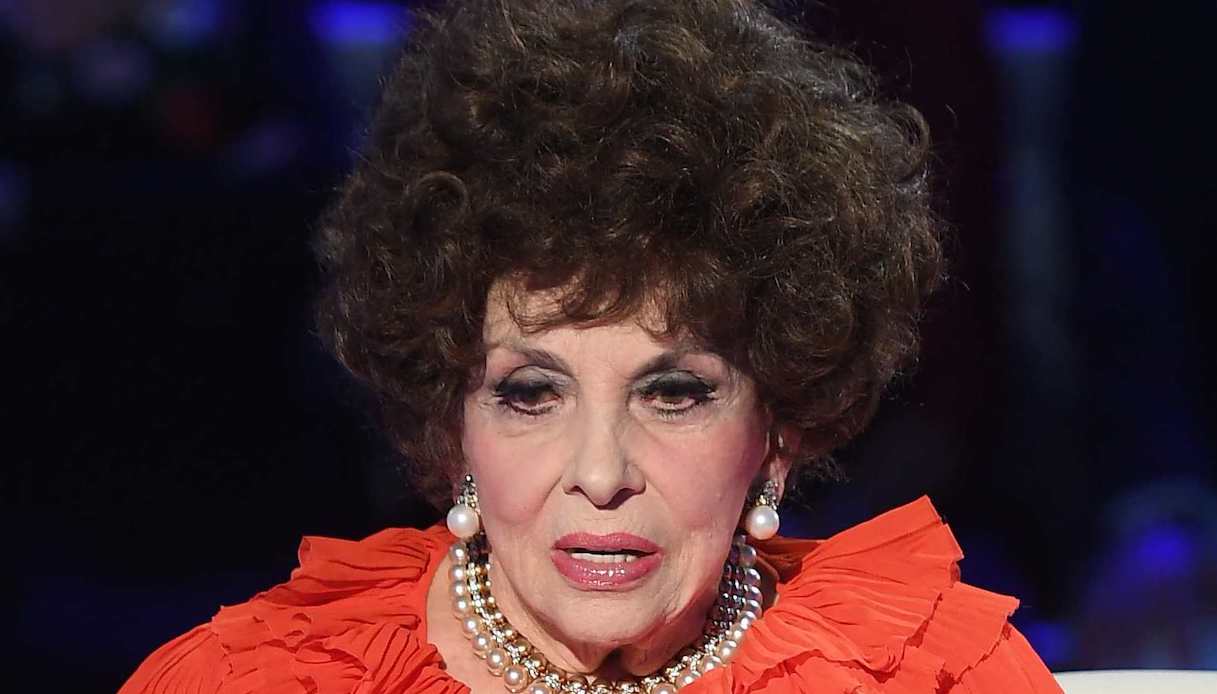 Gina Lollobrigida A Casa Dopo Lintervento L Incontro Con Il Figlio