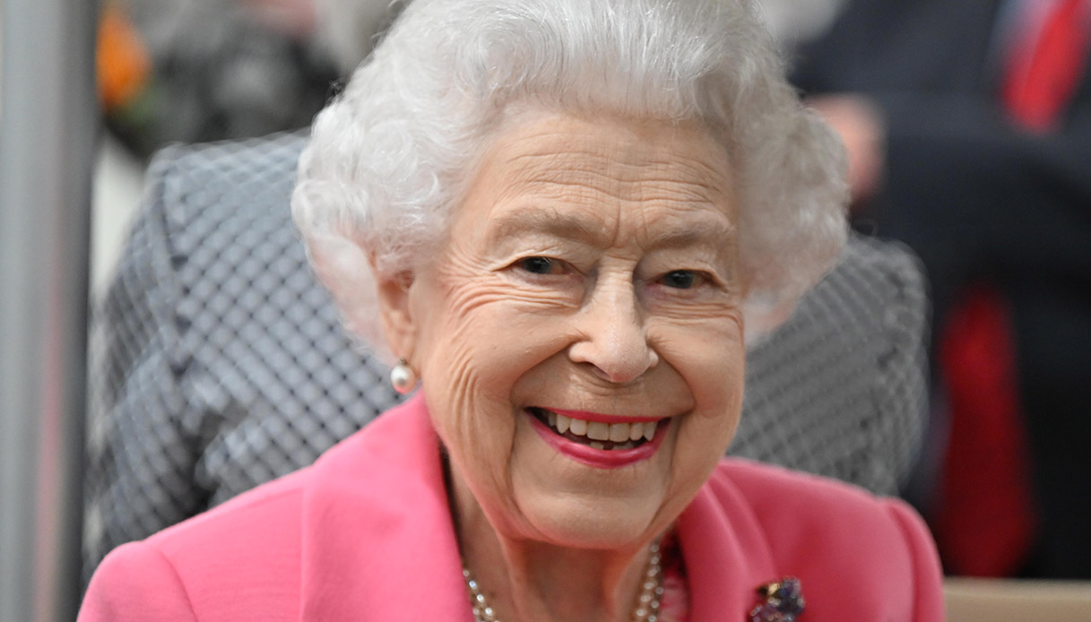 Regina Elisabetta, Carlo pronto a prendere il suo posto: cosa farà nel ruolo di reggente