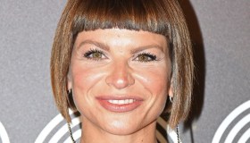 “Tim Music Awards”, Alessandra Amoroso stravolge il look: minidress e scollo incrociato