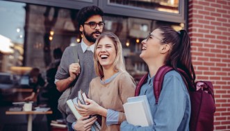 5 cose da sapere prima di iniziare una relazione poliamorosa