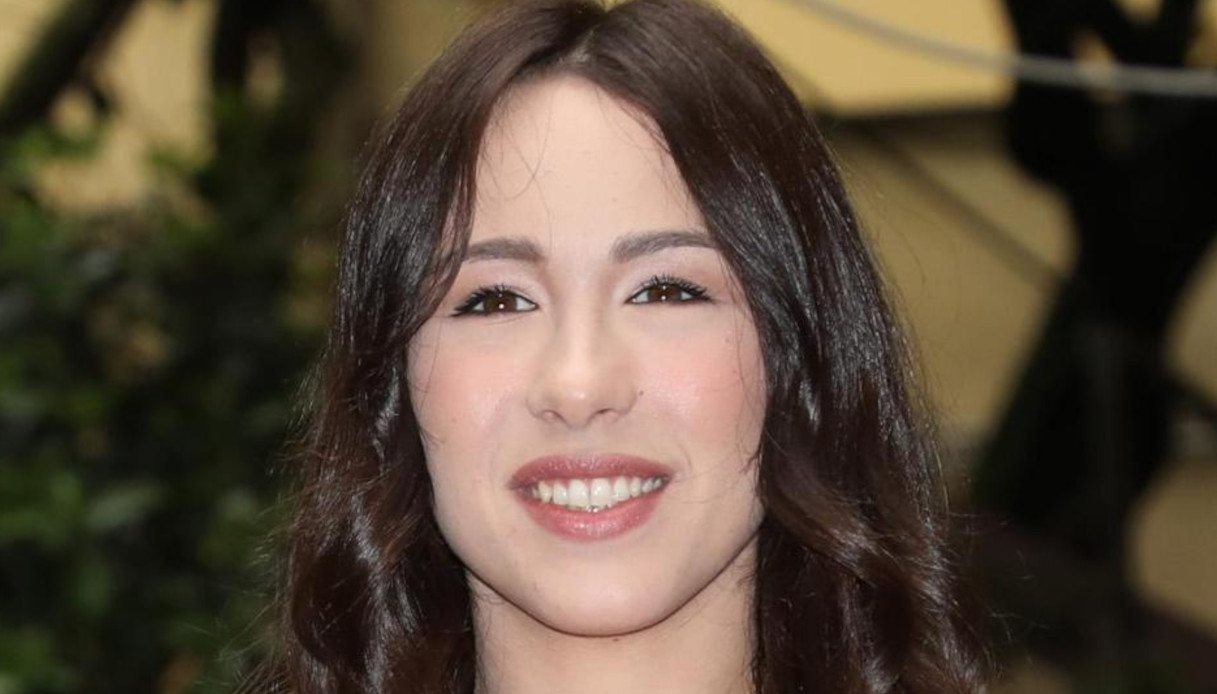 “Aurora incinta e furiosa”: Alfonso Signorini conferma la gravidanza (e fa mea culpa)