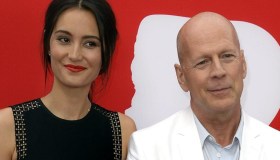 Bruce Willis, la forza (e l’amore) della moglie Emma: “Un dolore paralizzante, imparo a conviverci”