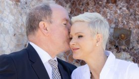 Charlene di Monaco, il bacio con Alberto per il nuovo annuncio