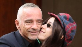 “Lo voglio sul palco con me”: Eros Ramazzotti nonno, la sua prima dedica ad Aurora