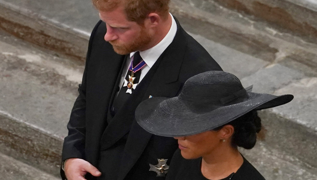 Harry, cala il gelo con Meghan Markle: “Chiara mancanza d’affetto”
