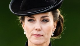 Kate Middleton inflessibile coi figli: George e Charlotte dietro al carro funebre della Regina