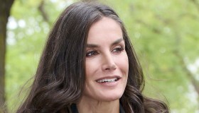 Letizia di Spagna, giacca che fa dimagrire e tacchi da infarto