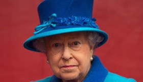 Regina Elisabetta, si preparano i funerali. Il dolore di Harry, arrivato troppo tardi