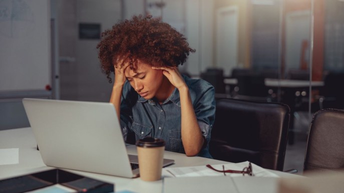 Burnout: cosa significa, sintomi e come uscirne