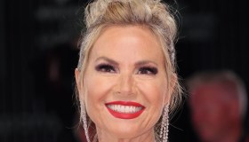 Venezia 79, Federica Panicucci in bianco e con lo strascico: il look da “sposa”