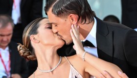 Venezia 79, primi baci al Lido che ci fanno sognare