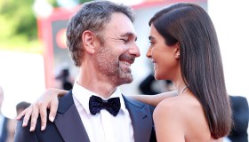 Venezia 79, Rocío Muñoz Morales e Raoul Bova: l’amore trionfa sull’ultimo red carpet