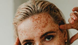 Protezione solare: perché è importante usarla se sei giovane