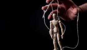 Manipolatore affettivo: chi è e come si comporta
