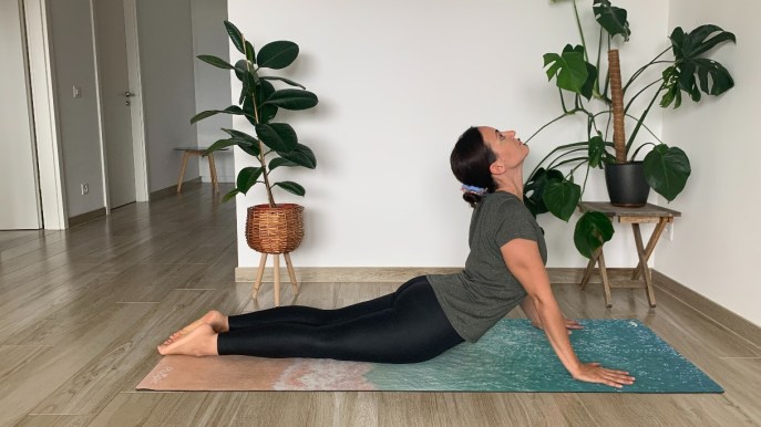 Yoga: la posizione del Cobra