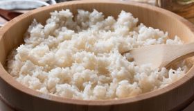 Aceto, prova ad aggiungerne un cucchiaio nell’acqua del riso: il trucco infallibile