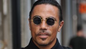 Chef Nusret, che cos’è la tecnica del Salt Bae e quanto costa mangiare nel suo ristorante