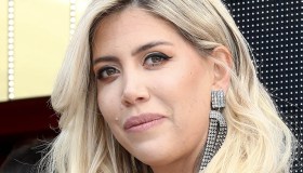 Wanda Nara, il raro selfie con tutti i figli (e esce allo scoperto con L-Gante)