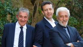 Lutto a “Un posto al sole”: è morto il creatore Wayne Mark Doyle. Il dolore del cast