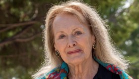 “Coraggio e acutezza clinica”: chi è Annie Ernaux, Premio Nobel per la Letteratura