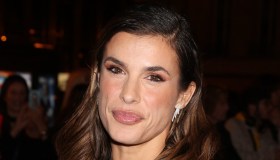 Elisabetta Canalis, il look per Halloween: tuta aderente e caschetto all’ultimo grido