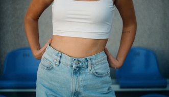 Genderless wardrobe: ecco 4 capi da rubare al tuo ragazzo!