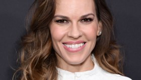 Hilary Swank mamma a 48 anni, l’annuncio a sorpresa: “Un vero miracolo”