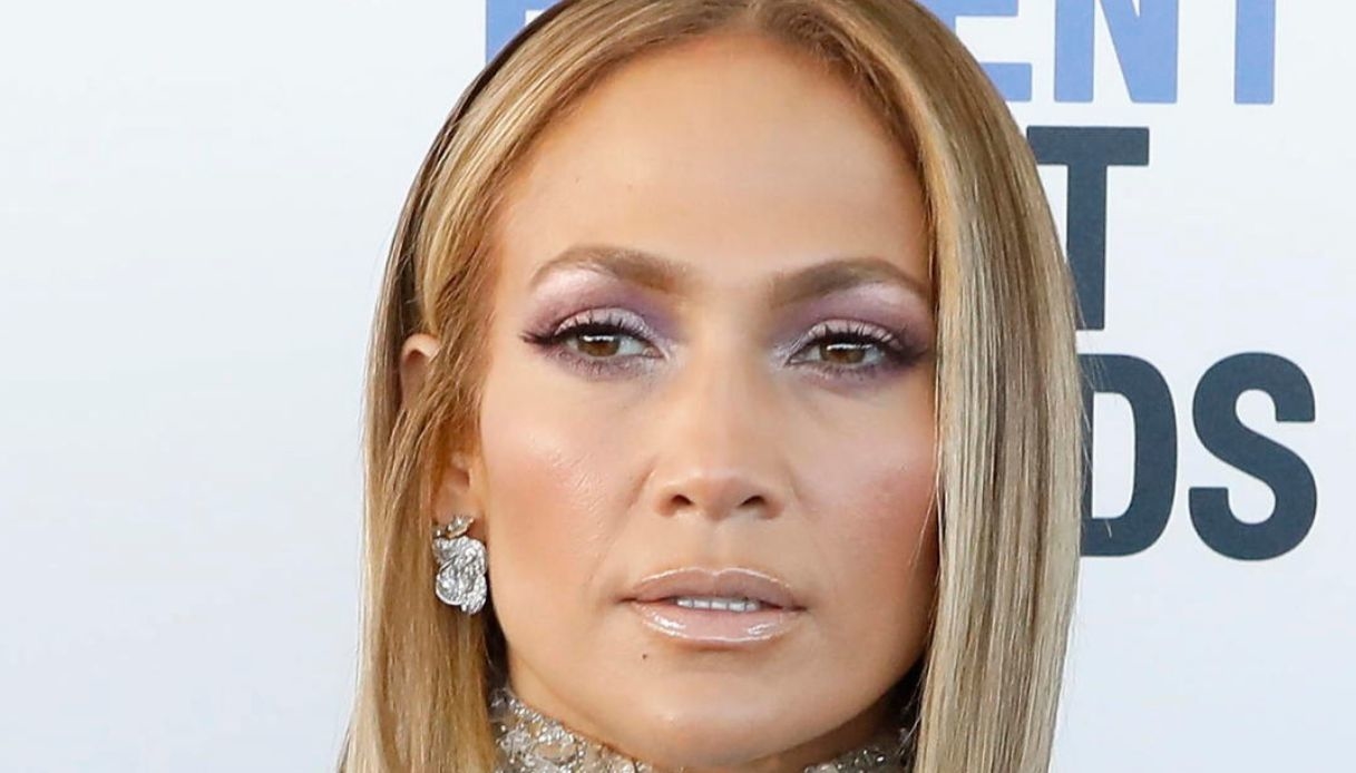 Lutto per Jennifer Lopez: “L’amore vero non muore mai”. Il suo dolore su Instagram