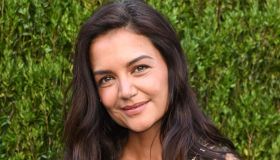 Katie Holmes usa questo detergente anti età che costa solo 10 euro