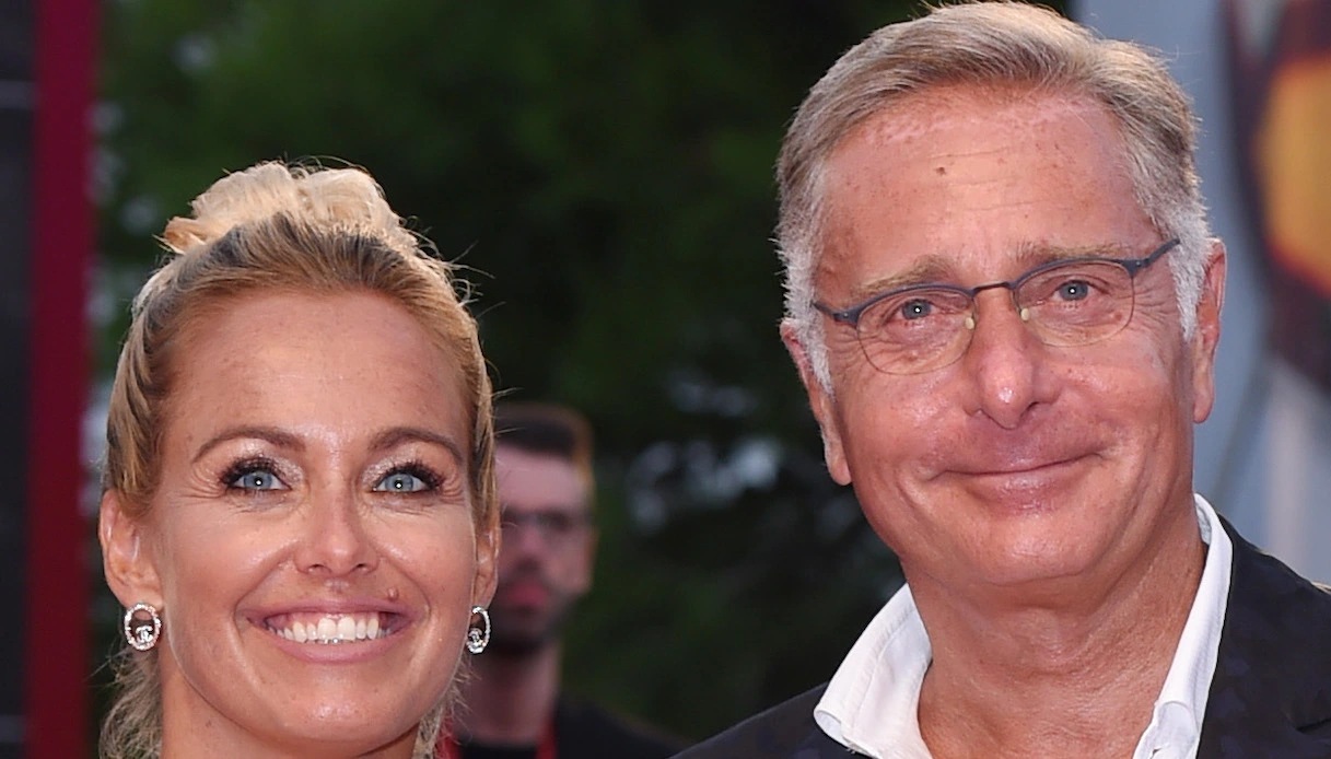 Bonolis di nuovo nonno. La dedica di Sonia Bruganelli: “Stefano, sarai un papà meraviglioso”