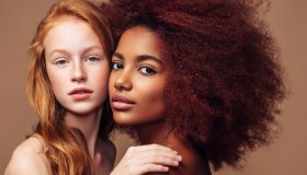 Capelli rossi: le colorazioni di tendenza AI 22/23 per l’armocromia