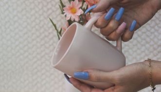 Come applicare il rossetto in base al finish: trucchi e consigli