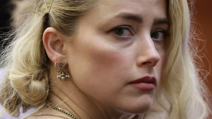 Amber Heard di nuovo in tribunale per una causa milionaria, dopo Johnny Depp