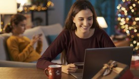 Black Friday, continuano le offerte imperdibili. Sconti folli su moda, bellezza e casa